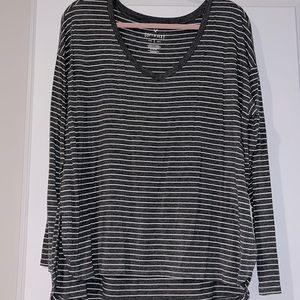 AE soft and sexy long sleeve loose fitting shirt size M